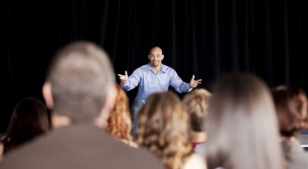 《Live Comedy Club》表演