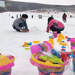 龙山国际滑雪场