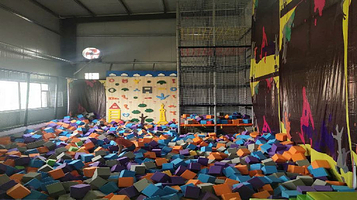 弹力空间蹦床公园