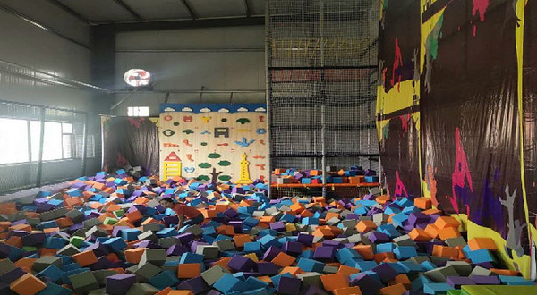 弹力空间蹦床公园