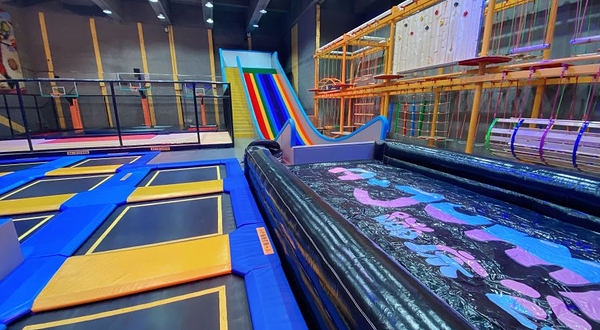 A+JUMP室内跳伞蹦床公园