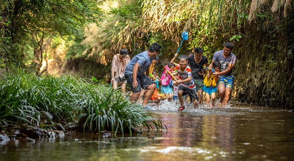 龙溪谷溯溪漂流