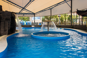 蓝波湾欢乐谷水上乐园