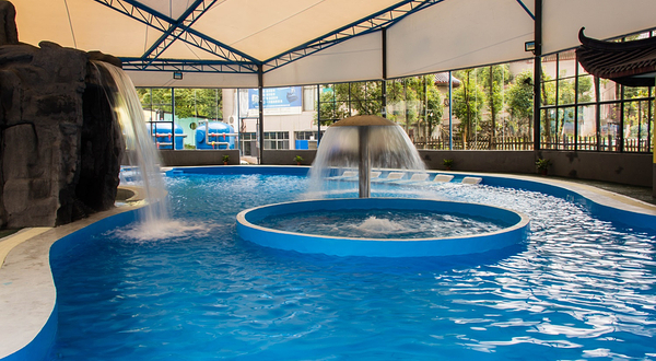 蓝波湾欢乐谷水上乐园