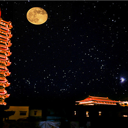 鸠兹夜游演艺小镇