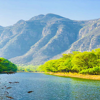 太行赤壁悬流景区