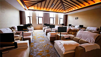 威宁草海春天温泉度假酒店