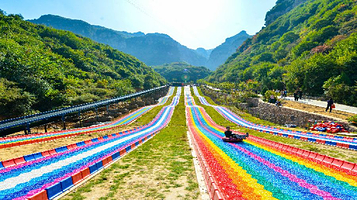 云丘山旱地滑雪