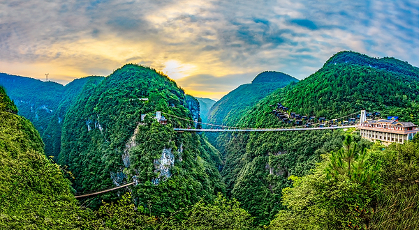 蝶舞清江·地心谷景区