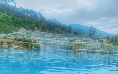 十万大山布透温泉第 22 张图片