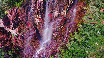 万安山旅游度假区七彩大峡谷第 22 张图片