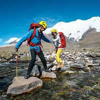乃钦康桑雪山冰川旅游区