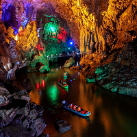 通天地下河景区