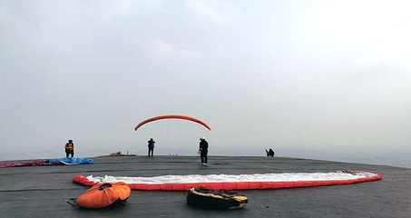 同温层滑翔伞培训基地第 10 张图片