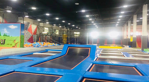 美懋蹦床俱乐部(美懋教育广场店)