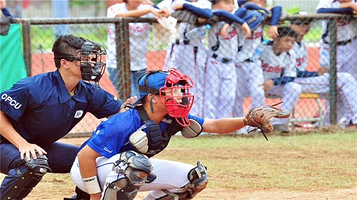 都匀四小棒球训练基地