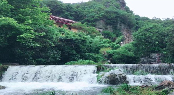 夏霖九天银瀑风景区