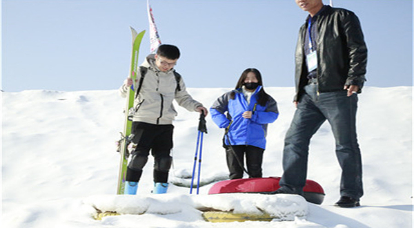 纳维亚娱岛滑雪场