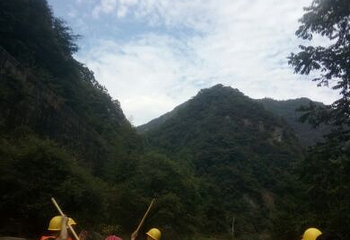 大溪峡谷皮筏漂流第 10 张图片