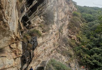 卢崖瀑布风景区第 6 张图片