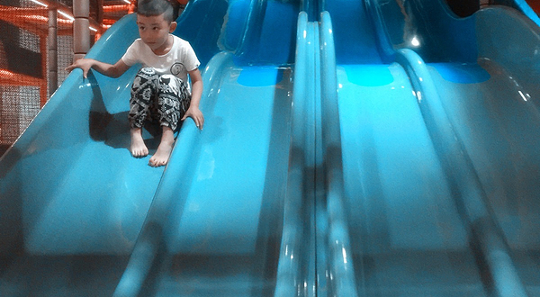 嗨皮源亲子游乐中心