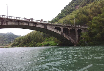 九鲤溪峡谷竹筏漂流第 15 张图片