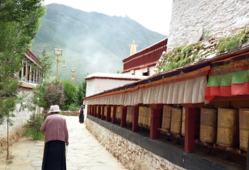 吉如拉康寺第 2 张图片