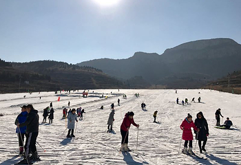 济南卧虎山国际滑雪场第 18 张图片