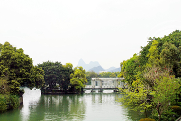 桂林两江四湖玻璃桥景区第 9 张图片