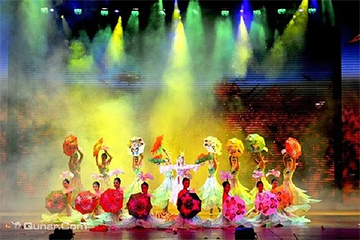 红太阳之夜第 3 张图片