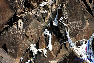 日土山洞古壁画第 2 张图片