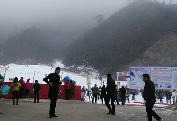 黄冈桃花冲滑雪场第 33 张图片