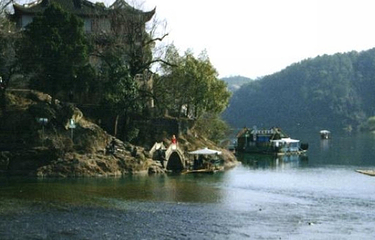 亭下湖第 2 张图片