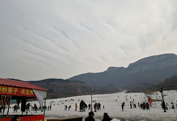 济南卧虎山国际滑雪场第 13 张图片