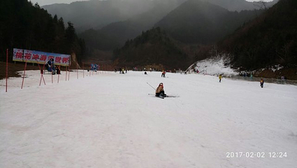 黄冈桃花冲滑雪场第 30 张图片