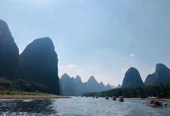 聚龙潭奇石宫第 4 张图片