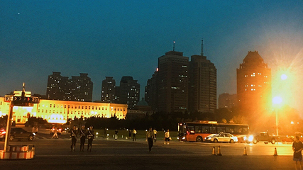 人民广场第 14 张图片