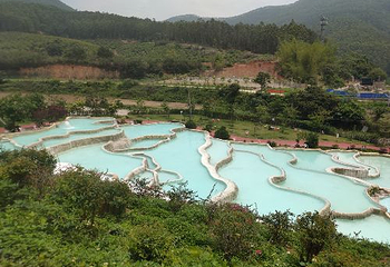 十万大山布透温泉第 31 张图片