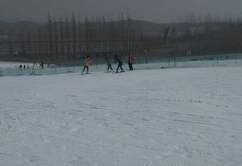 五莲山滑雪场第 45 张图片