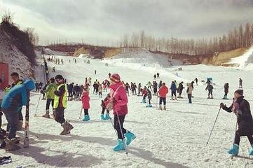 龙泉国际滑雪场第 7 张图片