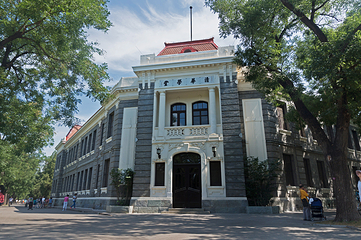 清华大学第 8 张图片