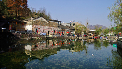 大汉皇族村景区第 3 张图片