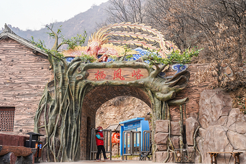 凤泉湖景区第 9 张图片