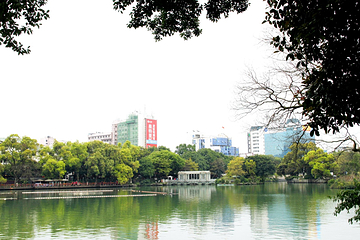 桂林两江四湖玻璃桥景区第 17 张图片