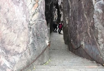 卢崖瀑布风景区第 3 张图片