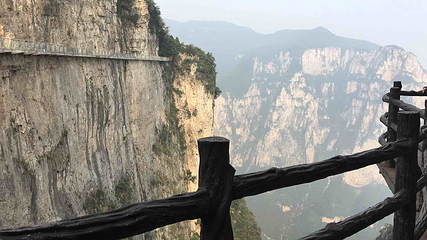 云台山高空玻璃栈道第 8 张图片