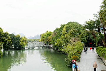 桂林两江四湖玻璃桥景区第 16 张图片