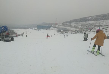 绿鑫春滑雪场第 5 张图片
