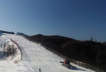 梅苑南山滑雪场第 9 张图片