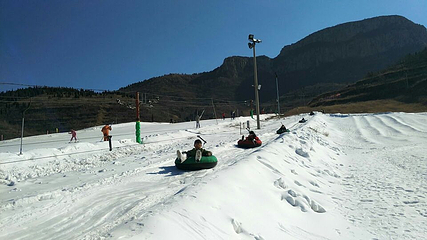 济南卧虎山国际滑雪场第 27 张图片